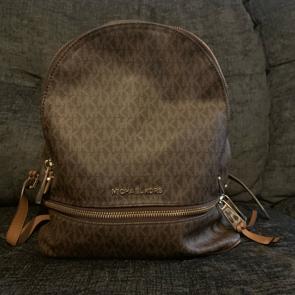 MICHEAL KORS BOOKBAG